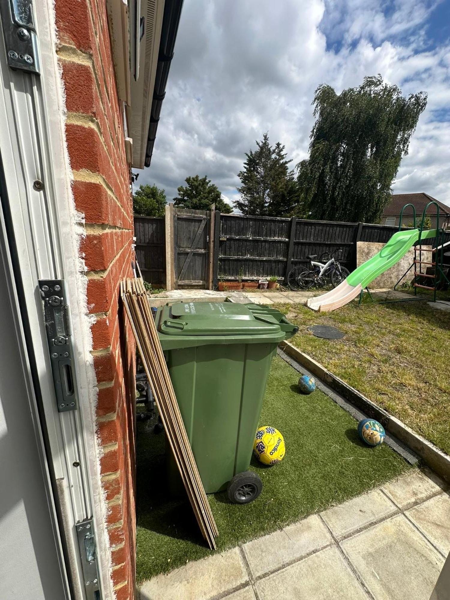 Luxury Ensuite Studio In Crayford Dartford Bexley London With Full Kitchen And Side Garden Alleyway Entrance Erith Zewnętrze zdjęcie