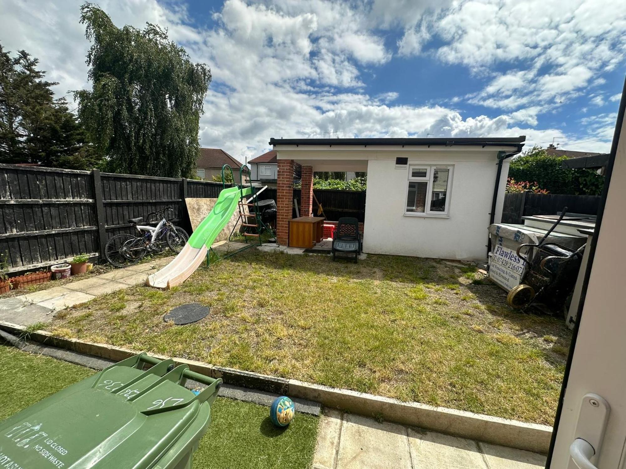 Luxury Ensuite Studio In Crayford Dartford Bexley London With Full Kitchen And Side Garden Alleyway Entrance Erith Zewnętrze zdjęcie
