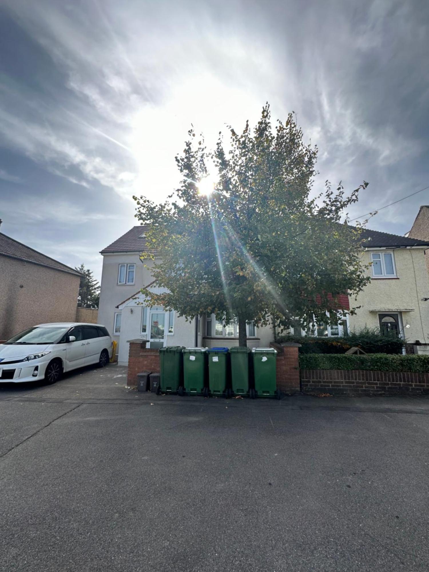 Luxury Ensuite Studio In Crayford Dartford Bexley London With Full Kitchen And Side Garden Alleyway Entrance Erith Zewnętrze zdjęcie