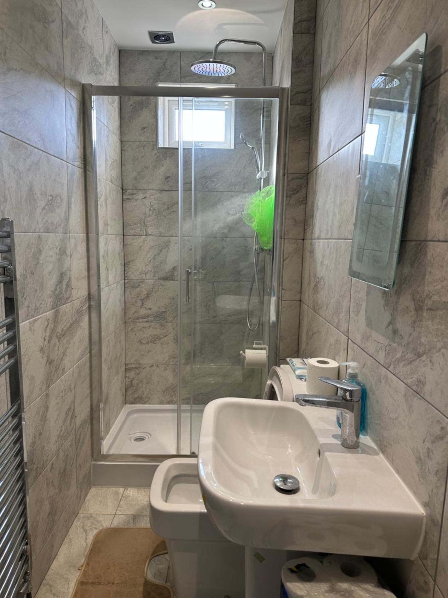 Luxury Ensuite Studio In Crayford Dartford Bexley London With Full Kitchen And Side Garden Alleyway Entrance Erith Zewnętrze zdjęcie