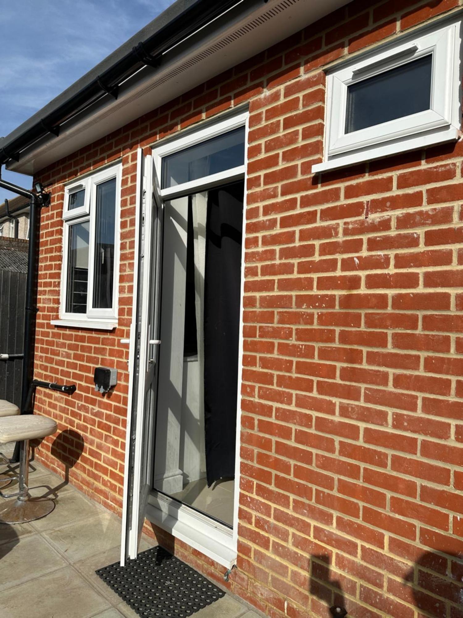 Luxury Ensuite Studio In Crayford Dartford Bexley London With Full Kitchen And Side Garden Alleyway Entrance Erith Zewnętrze zdjęcie