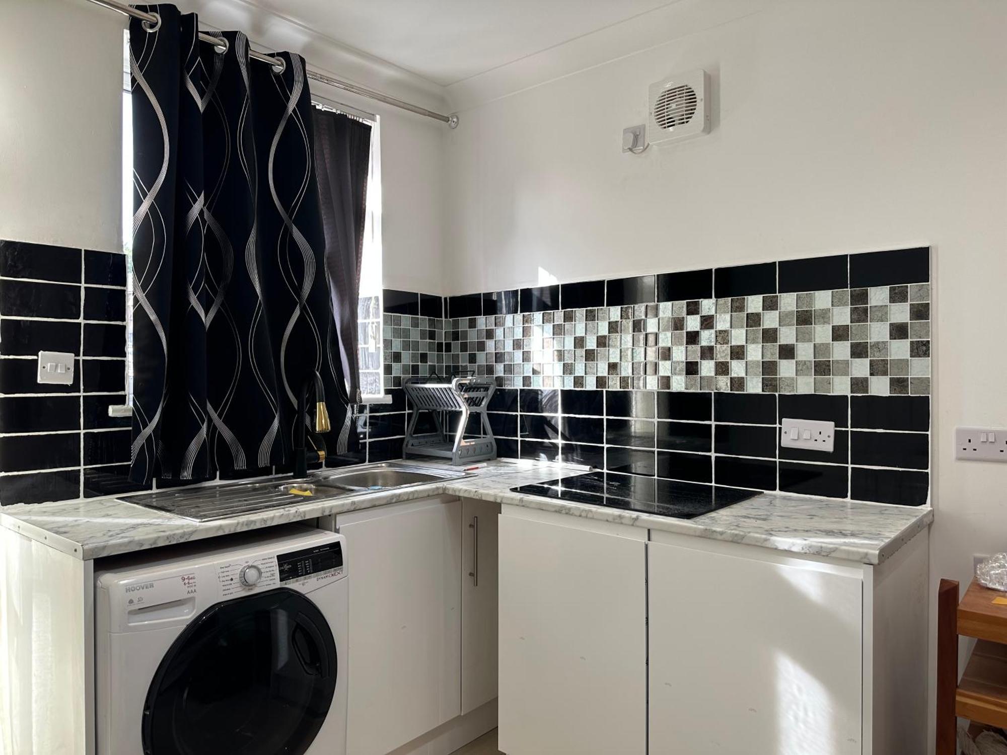 Luxury Ensuite Studio In Crayford Dartford Bexley London With Full Kitchen And Side Garden Alleyway Entrance Erith Zewnętrze zdjęcie